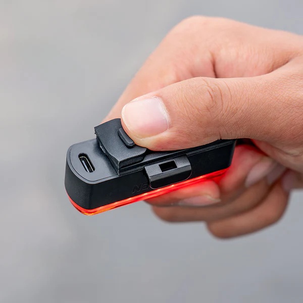 Port USB-C ascuns
